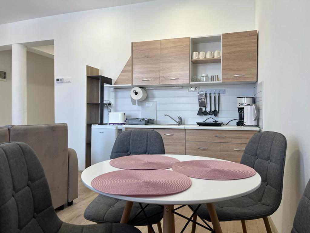 Sfântu-Gheorghe Sabina Apartaments מראה חיצוני תמונה
